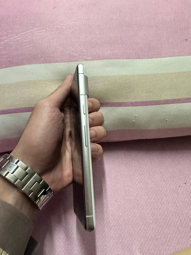 Google Pixel 7 5