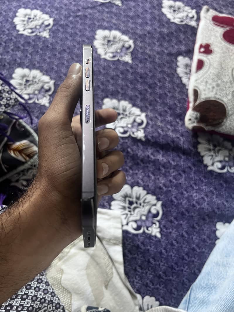 Apple iPhone 14 Pro Max 0