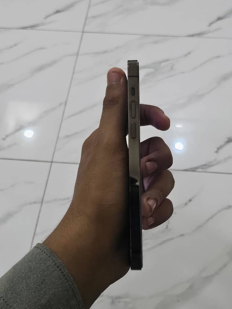 Apple iPhone 12 Pro 3