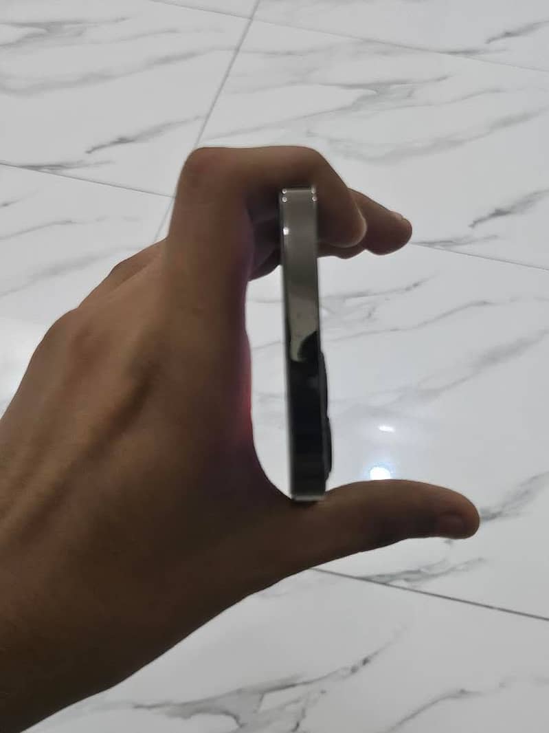 Apple iPhone 12 Pro 4