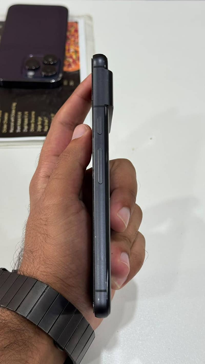 Google Pixel 8 4