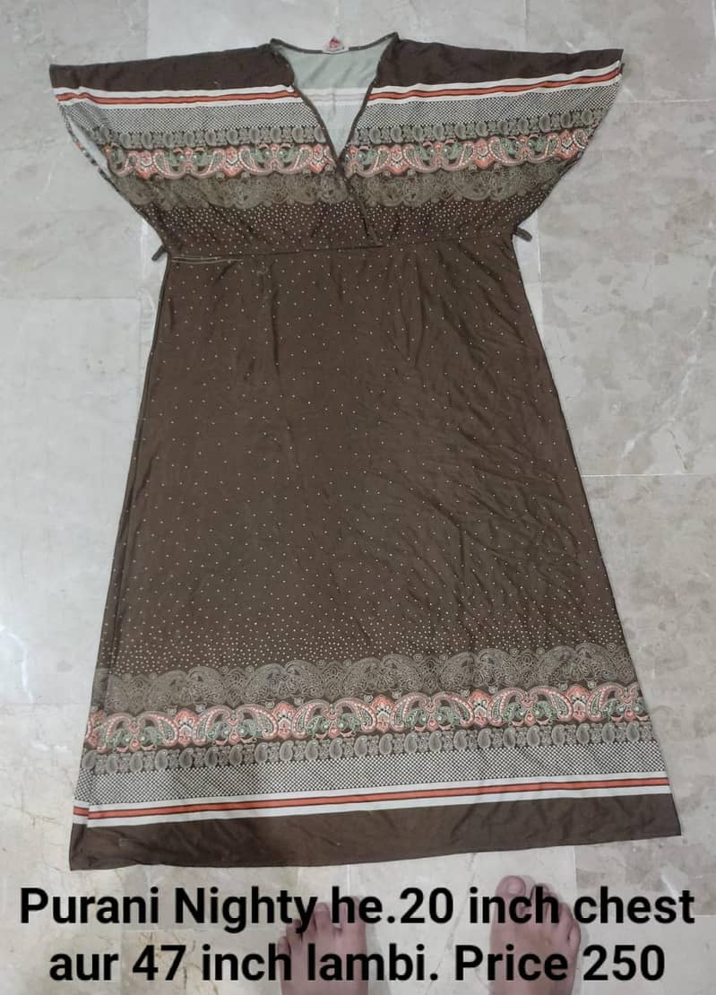 2 Saree aur clothes 5