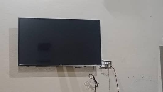 LCD MODEL TCL SMART TV