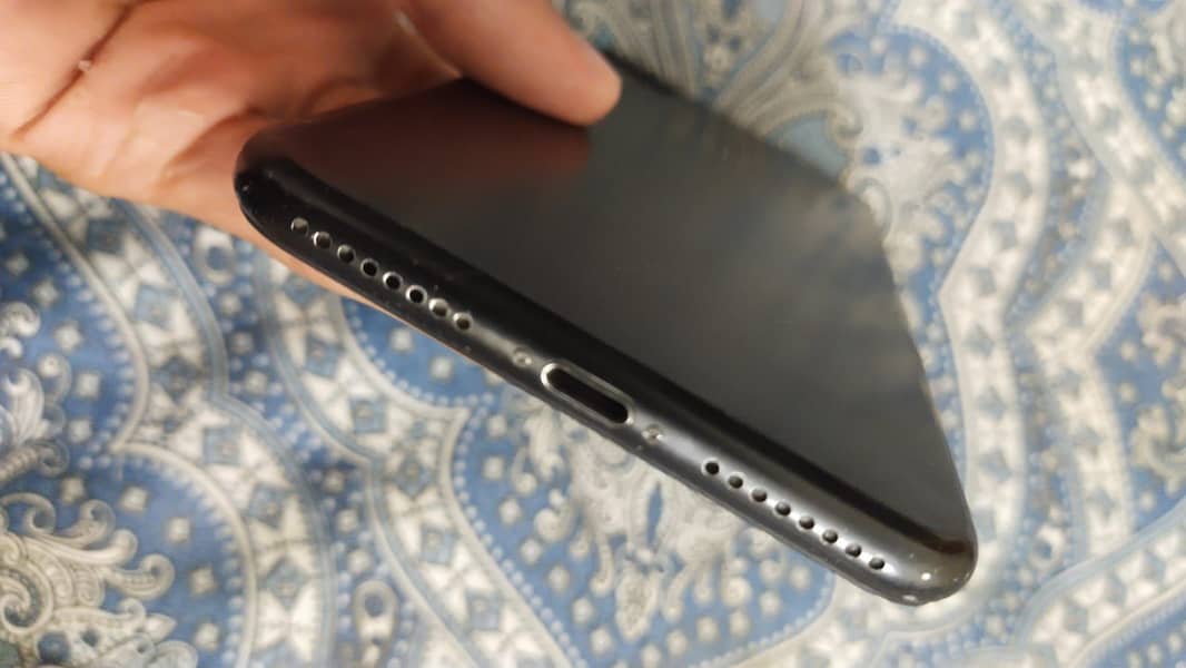 Apple iPhone 7 Plus 1