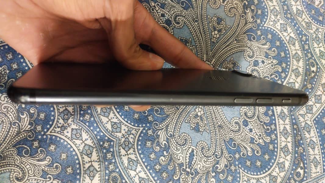 Apple iPhone 7 Plus 2