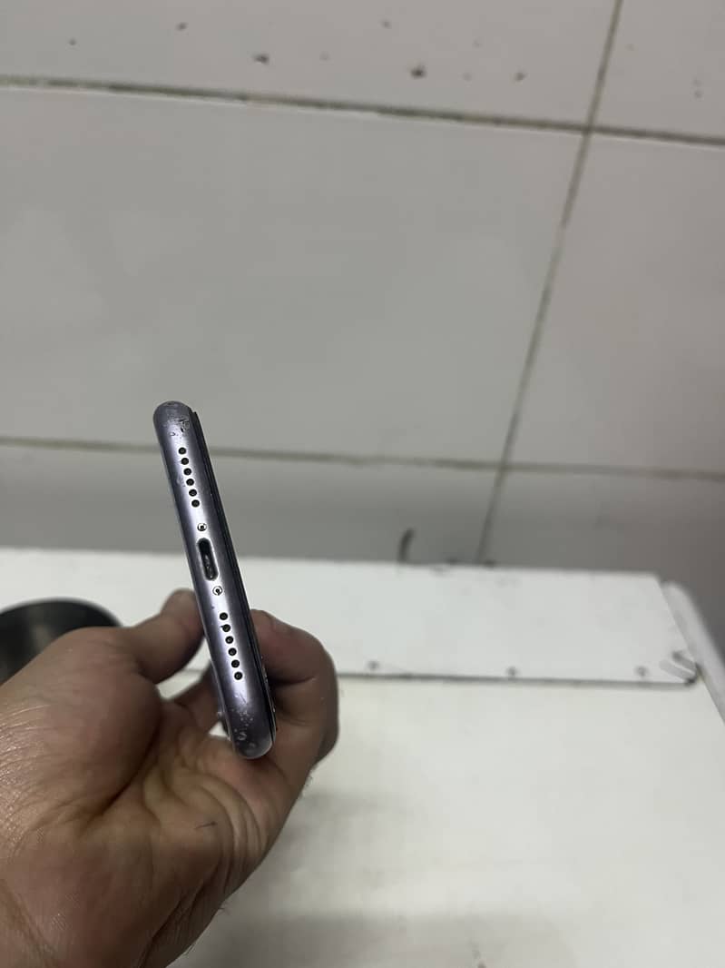 Apple iPhone 11 1
