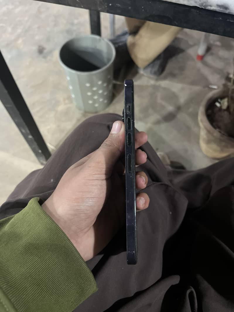 Apple iPhone 13 Pro Max 5