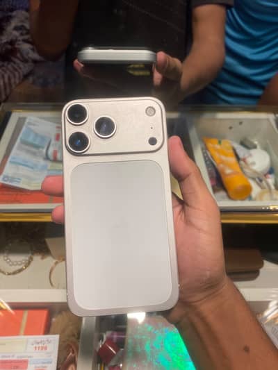 Apple iPhone XR CONVERTED 17 PROMAX 10.10 CONDITION