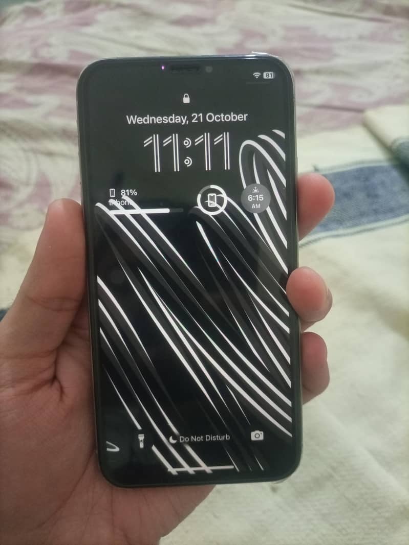 Apple iPhone XS 5