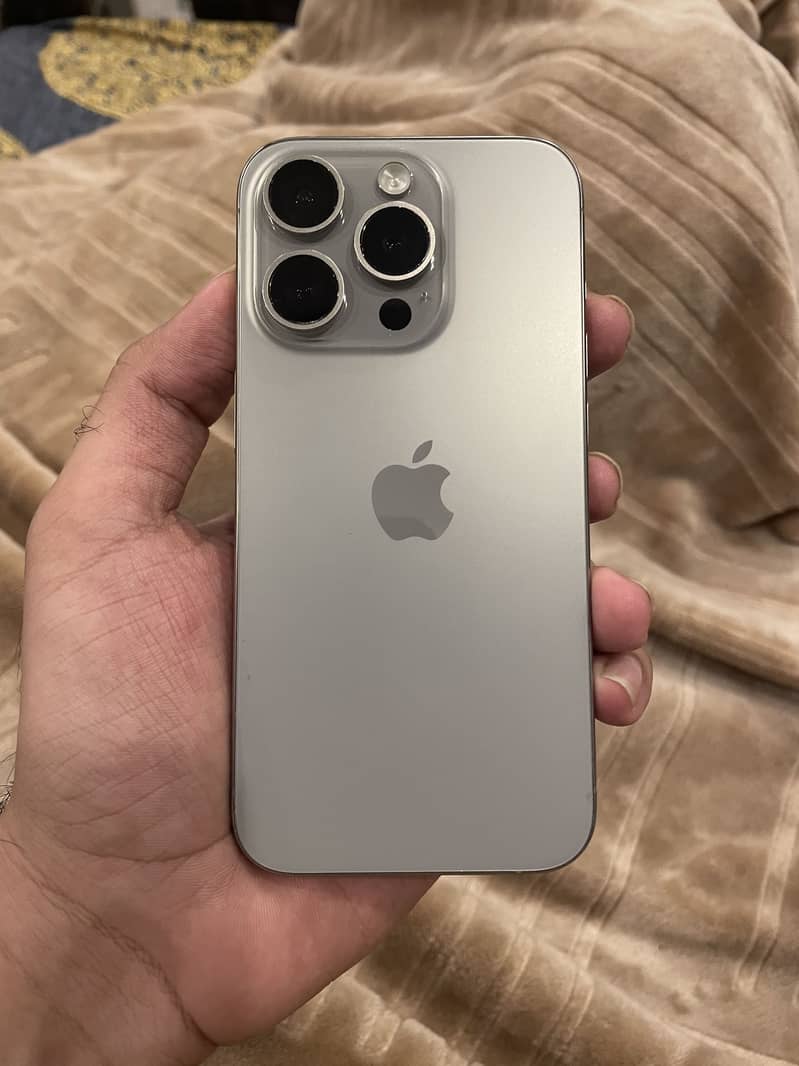 Apple iPhone 15 Pro 0