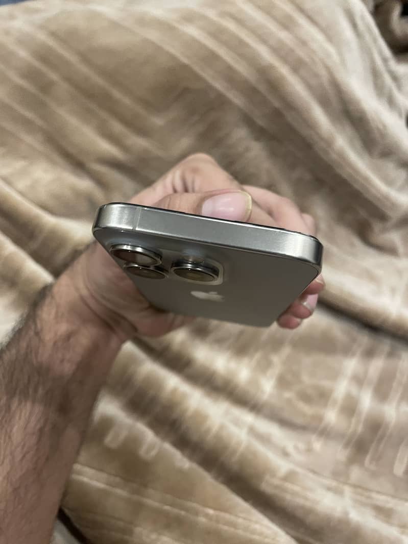 Apple iPhone 15 Pro 1