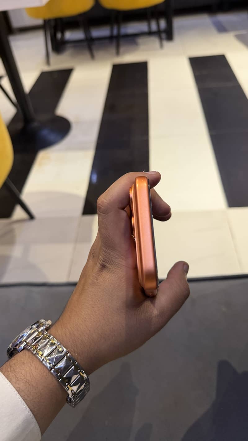 Apple iPhone 17 Pro Max 3