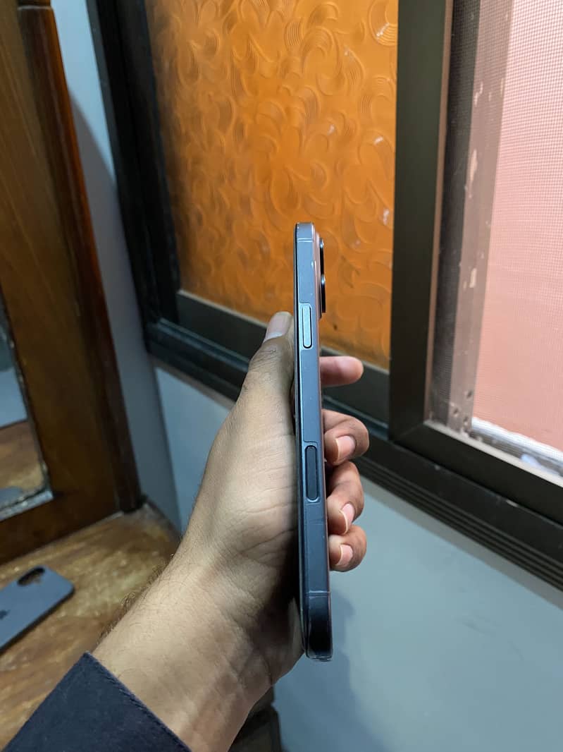 Apple iPhone 16 Plus 4