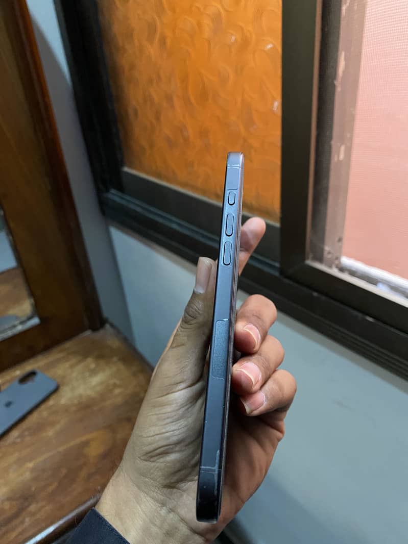 Apple iPhone 16 Plus 6