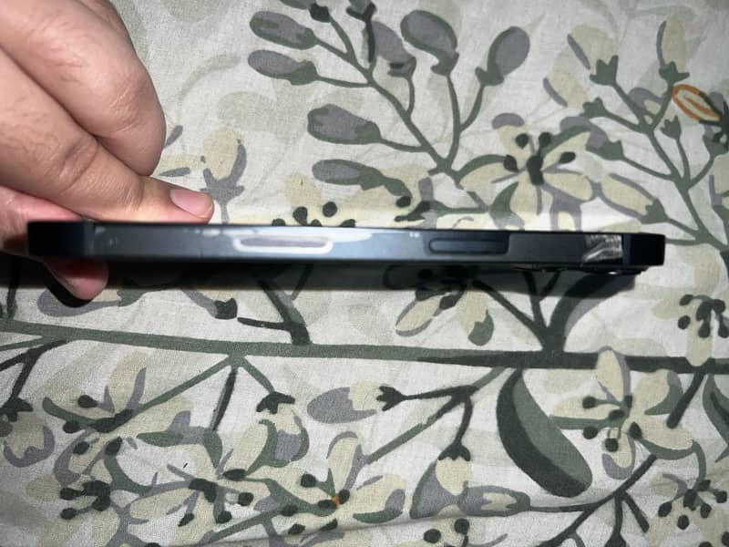 Apple iPhone 13 3