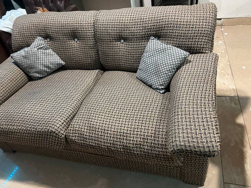 5 seater Sofa 0
