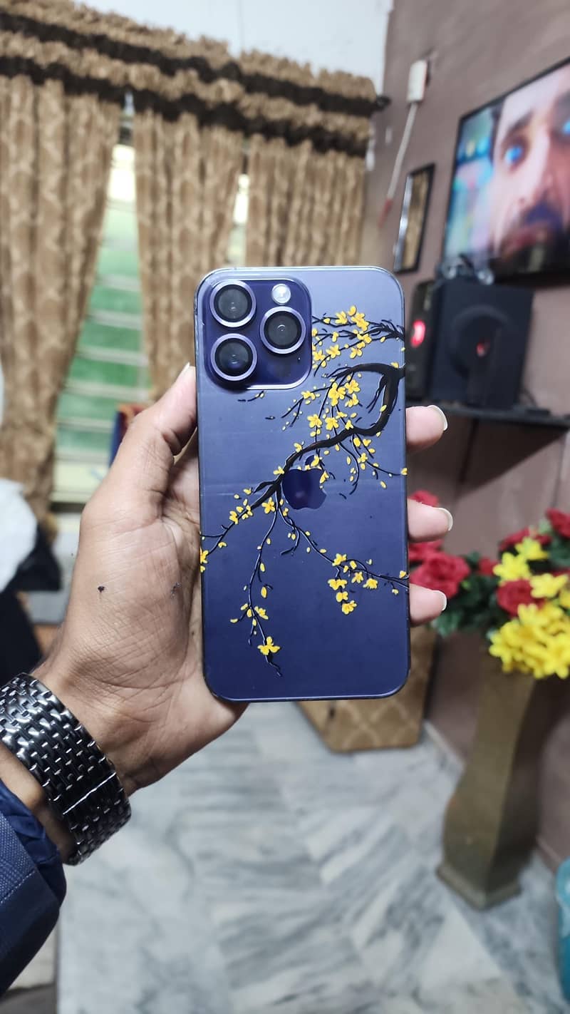 Apple iPhone 14 Pro Max 0