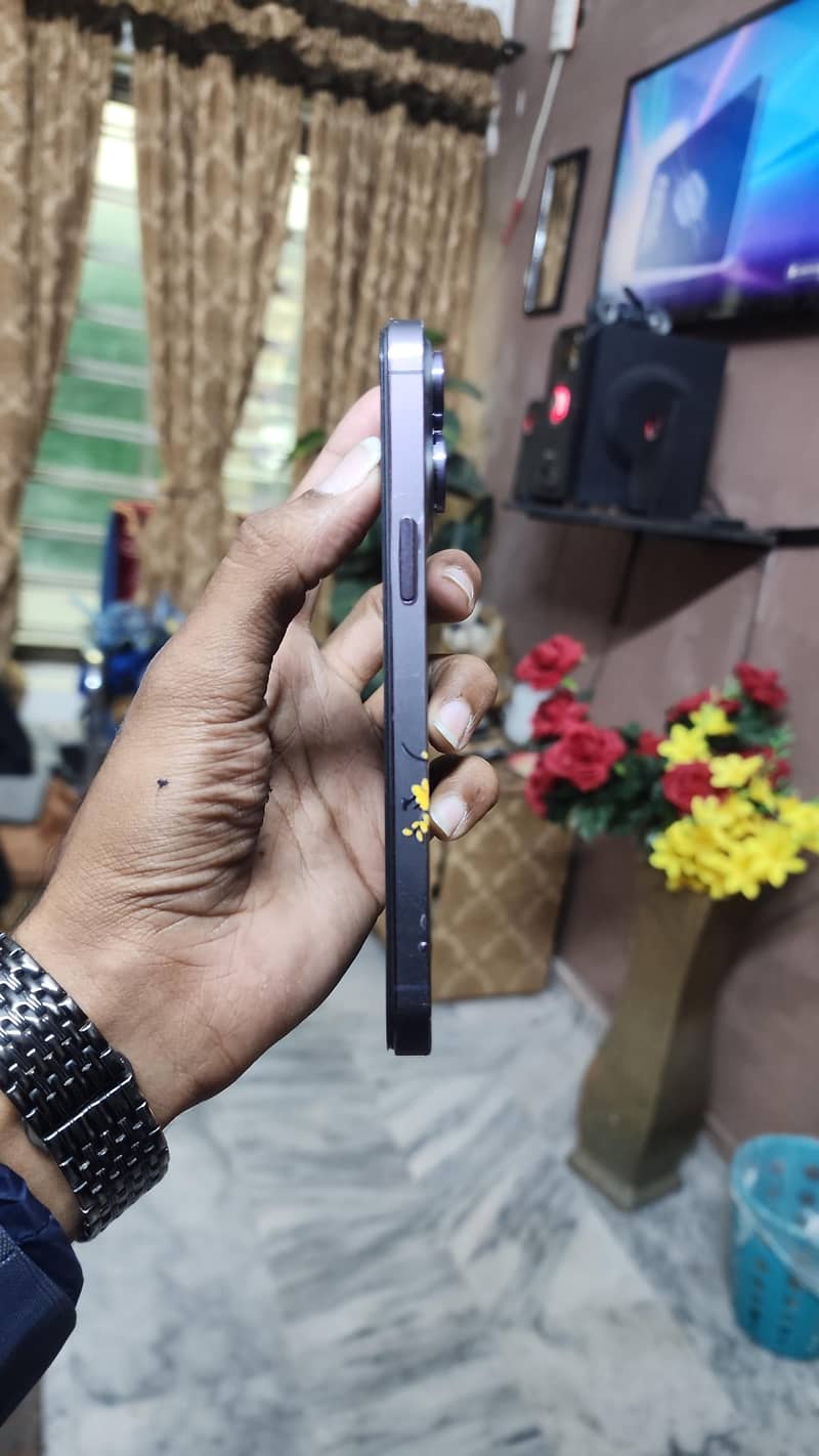 Apple iPhone 14 Pro Max 2