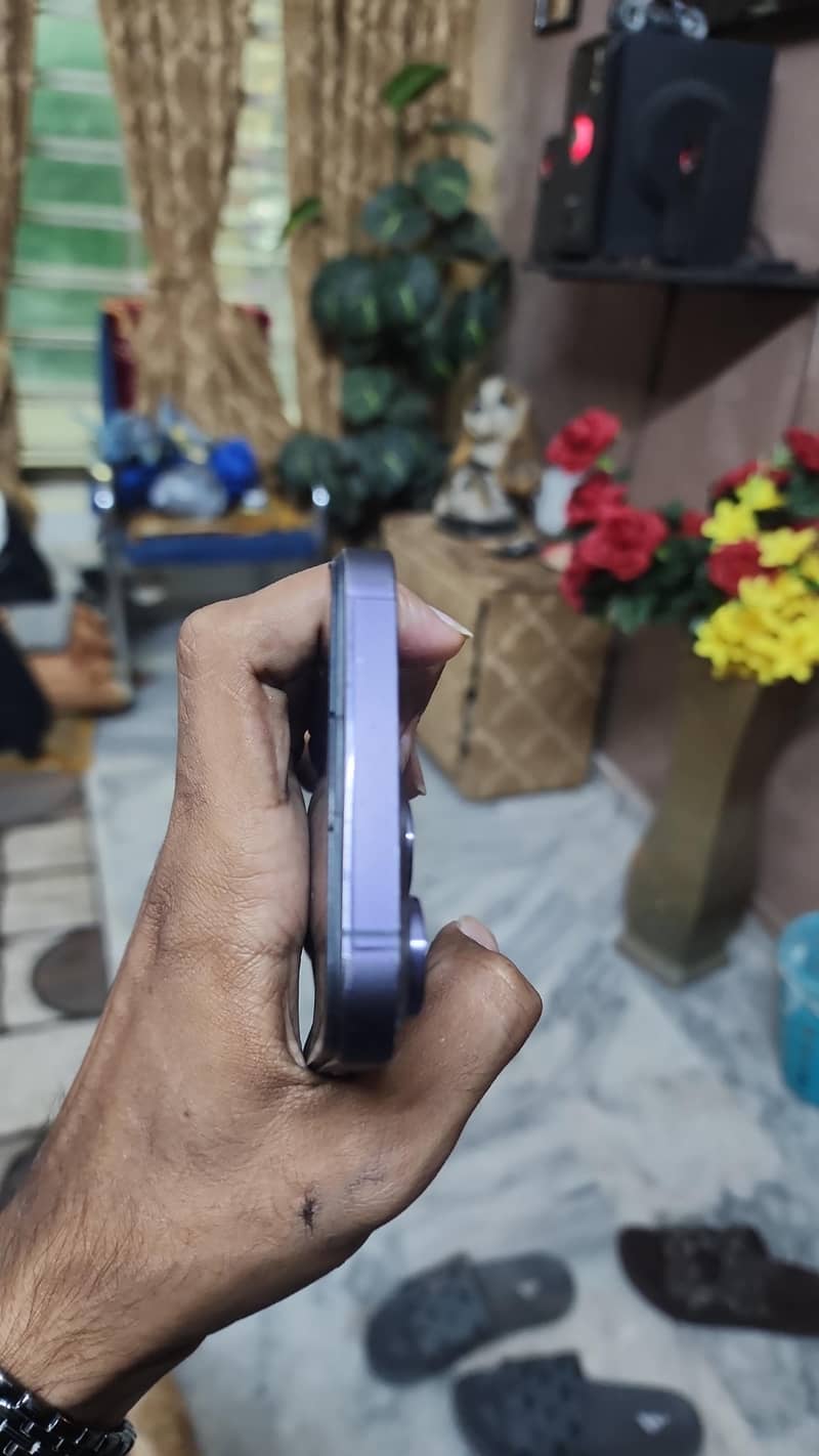 Apple iPhone 14 Pro Max 3
