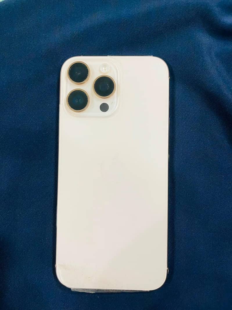 Apple iPhone 16 Pro Max 2