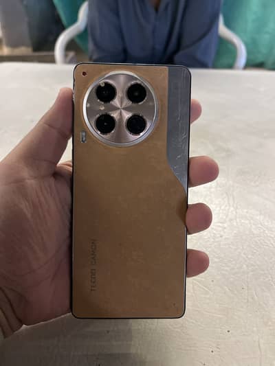 Tecno CAMON 30