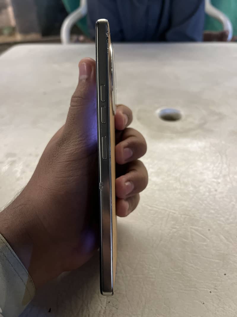 Tecno CAMON 30 1