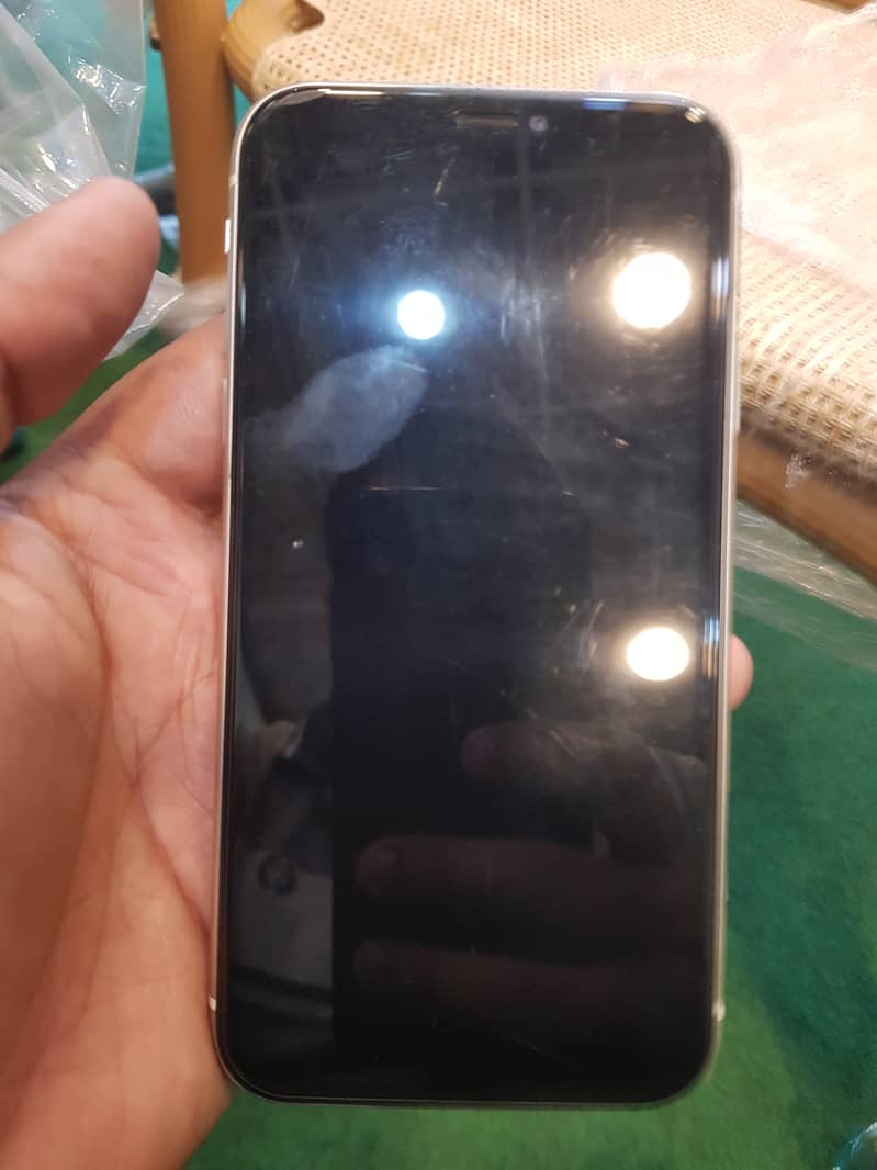 Apple iPhone 11 3