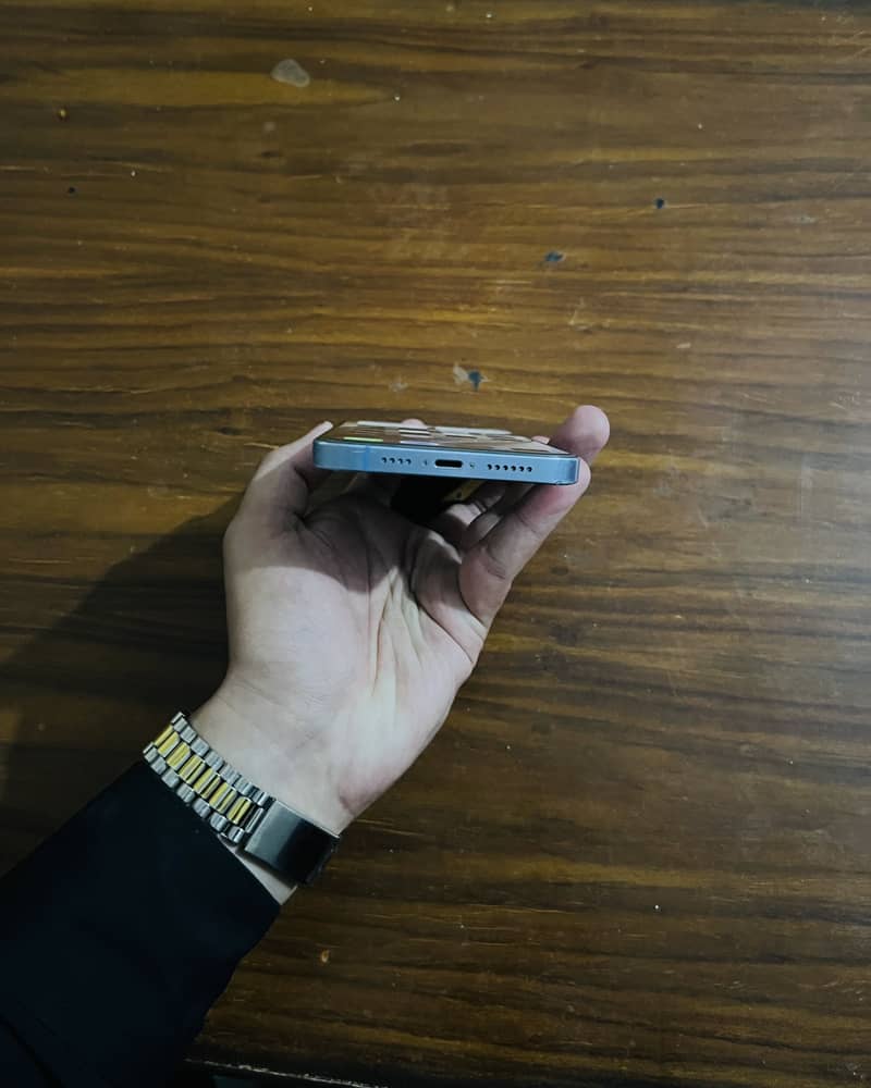 Apple iPhone 14 plus 4