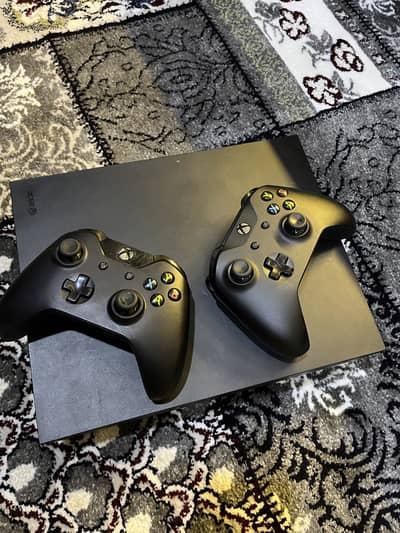 Xbox one x (1TB)