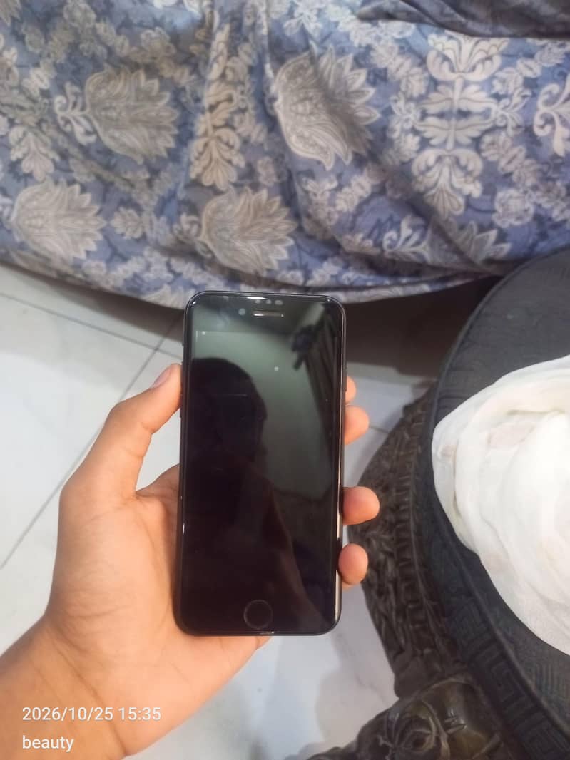 Apple iPhone SE 0