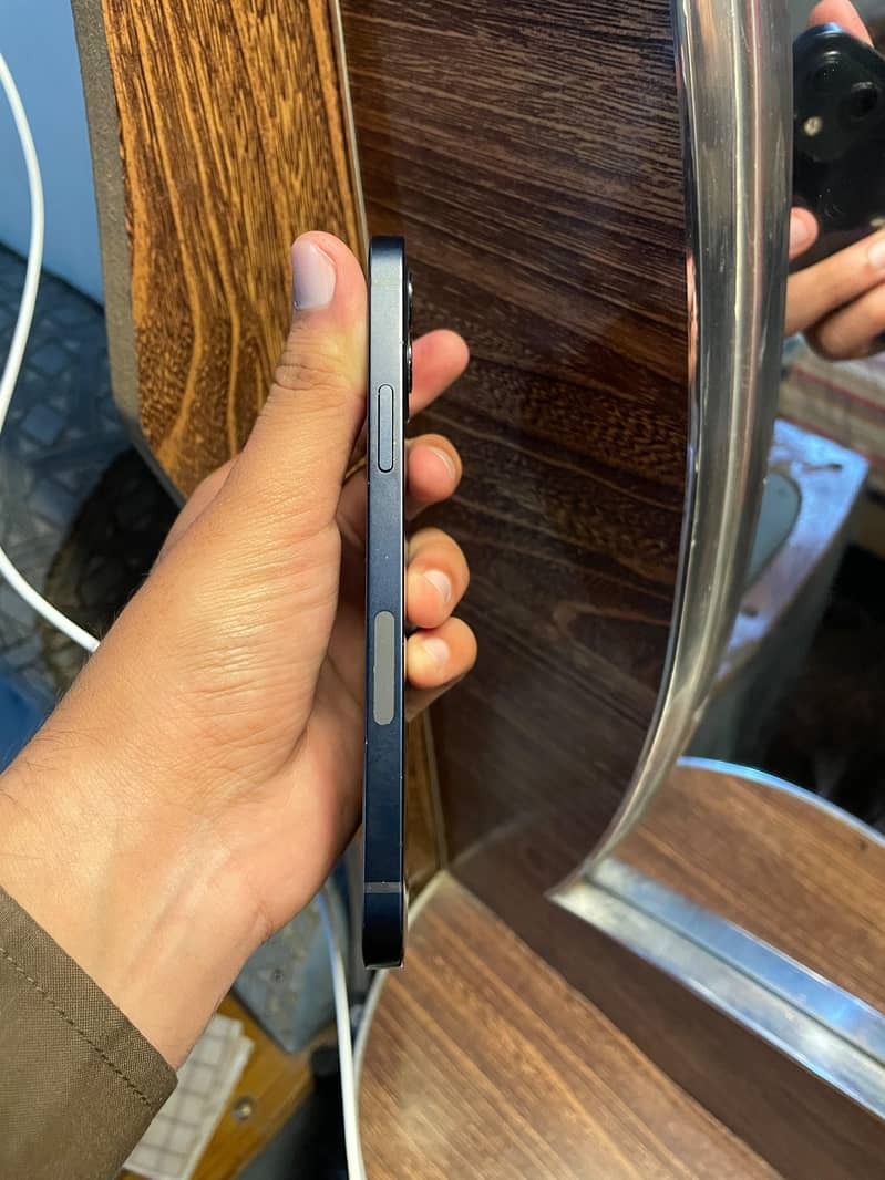Apple iPhone 12 2
