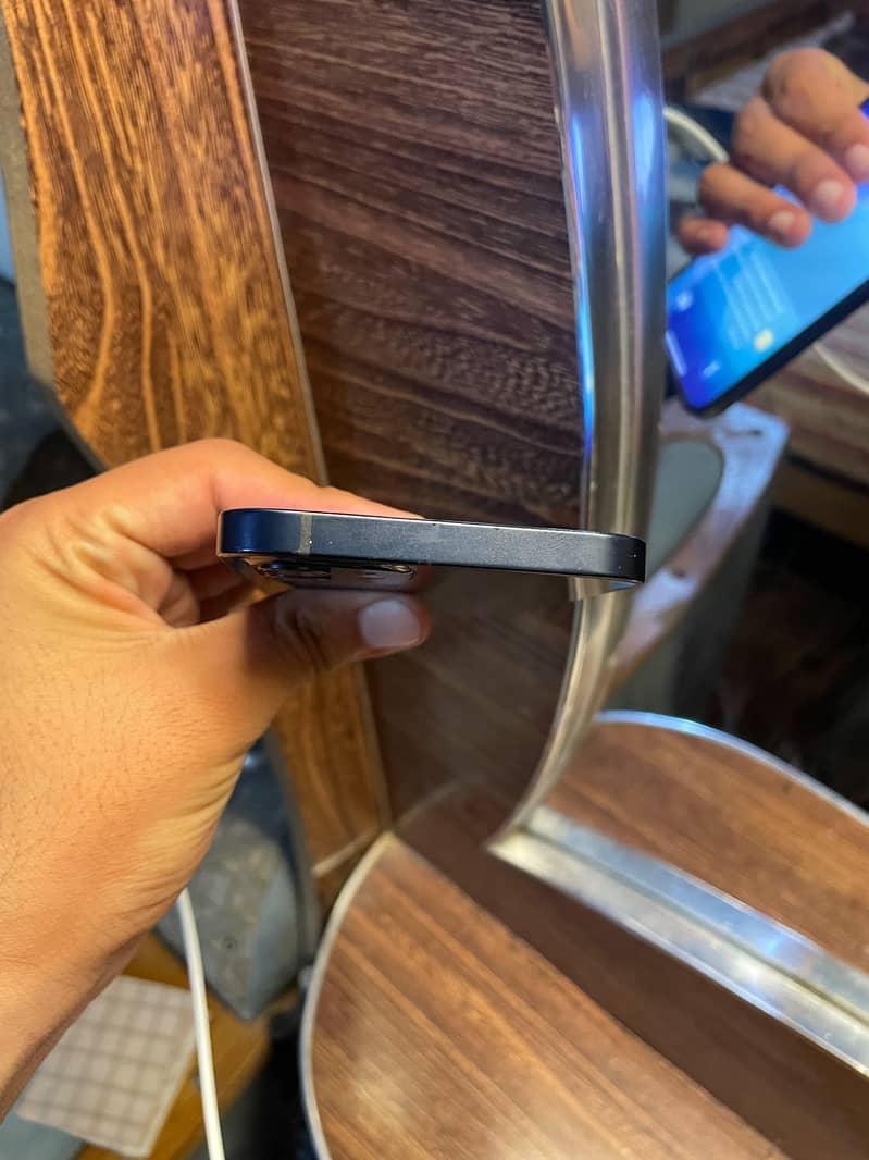 Apple iPhone 12 5