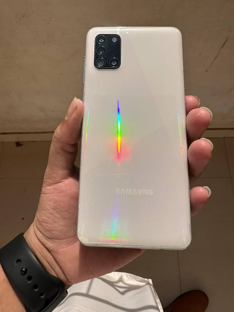 Samsung Mobile A31 1