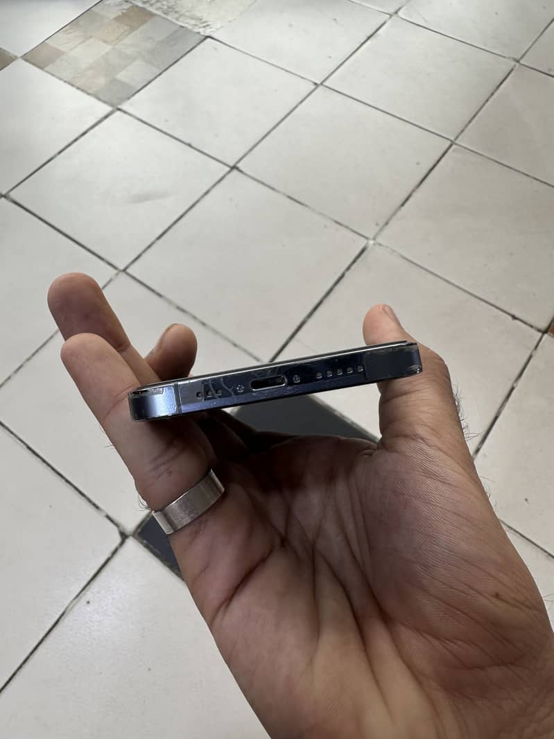 Apple iPhone 13 Pro 2