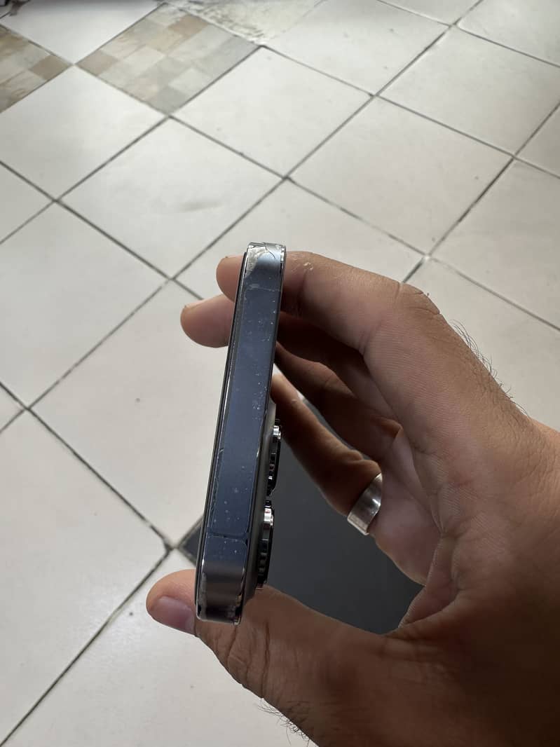 Apple iPhone 13 Pro 6