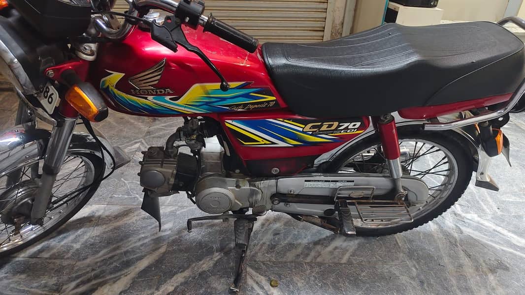 honda cd 70 whatsapp no 03222921942 2