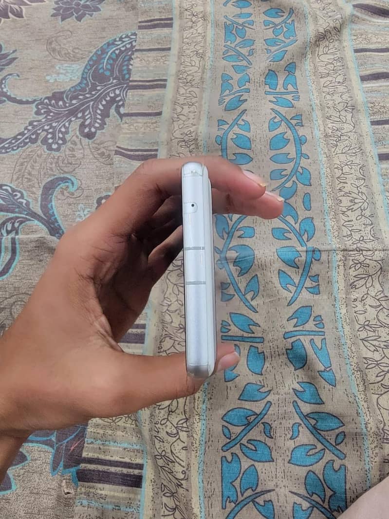 Google Pixel 7a 4