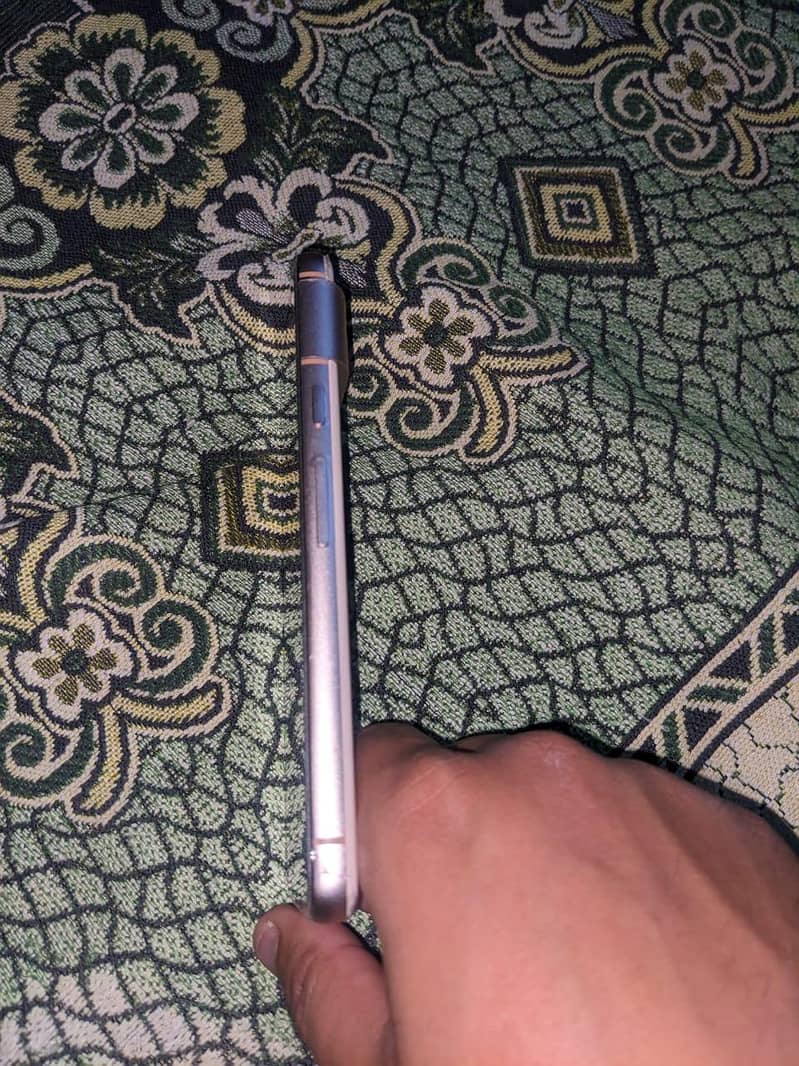 Google Pixel 8 2