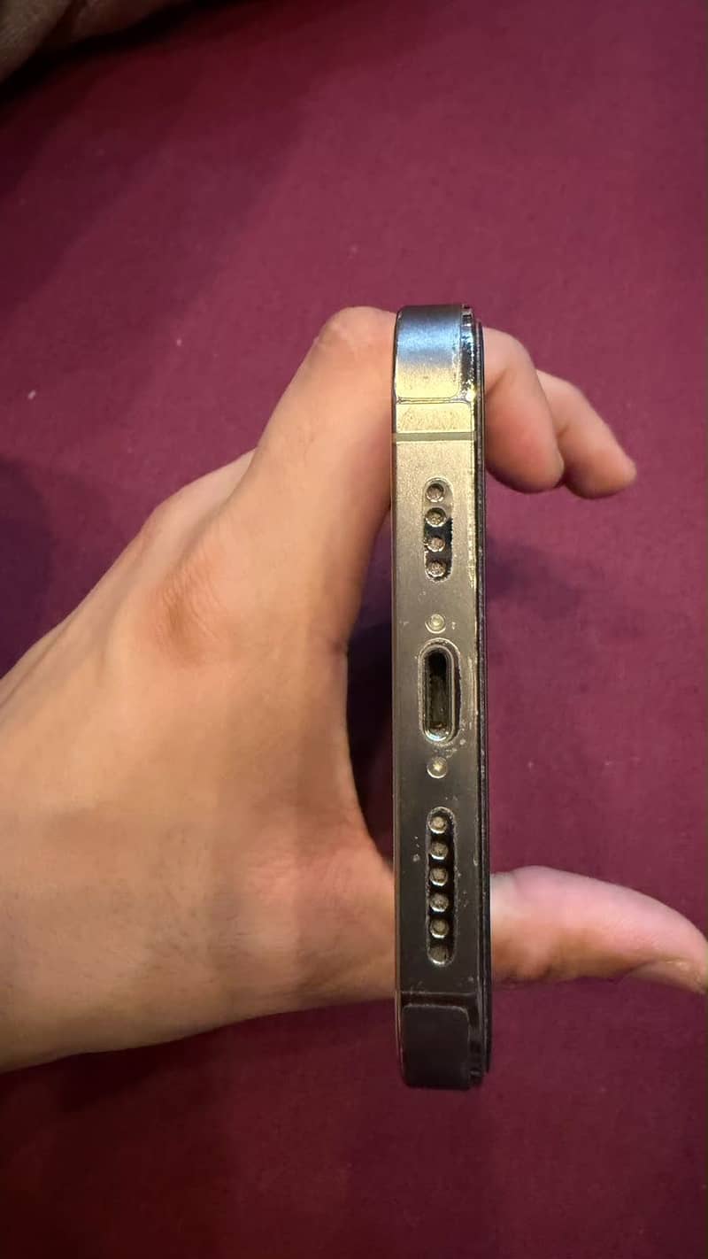 Apple iPhone 14 Pro Max 0