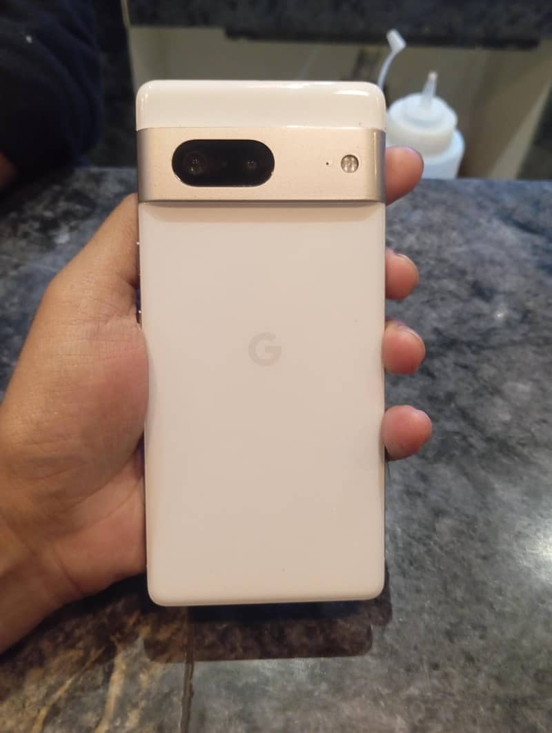 Google Pixel 7 4