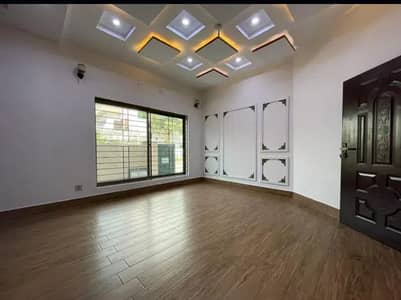 10 Marla House Available For Rent Jasmine Block Sector C Bahria Town Lahore