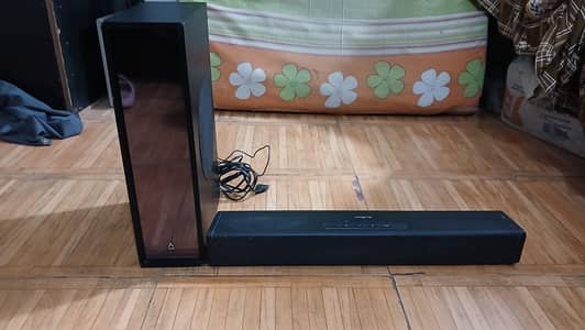 creative stage 360 2.1 sound bar/subwoofer/DTS/Dolby/Bluetooth  USA
