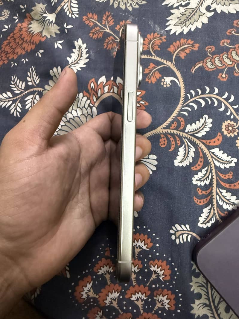 Apple iPhone 15 Pro Max 5