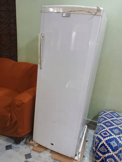 Caravell Brand Refrigerator