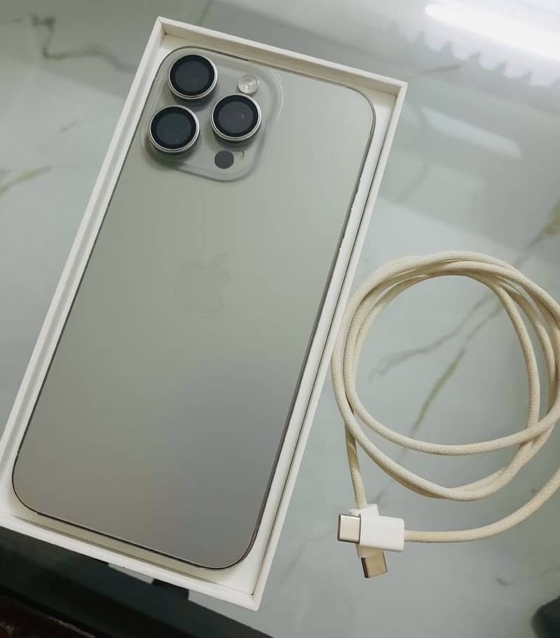 Apple iPhone 15 Pro Max 1
