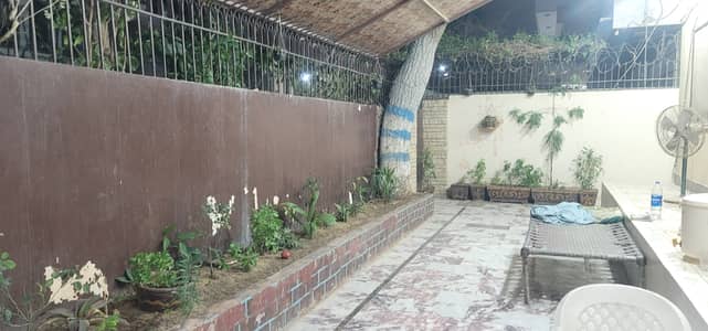 Well Maintain 400 Sq. Yds. Bungalow In Gulshan E Iqbal Block 13D1