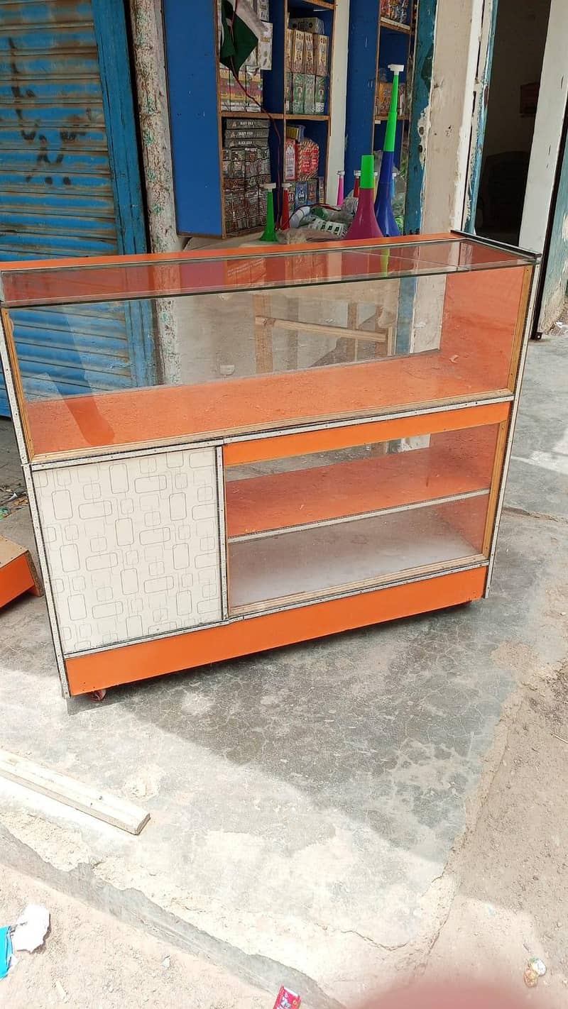 Shop Showcase/ Counter 3