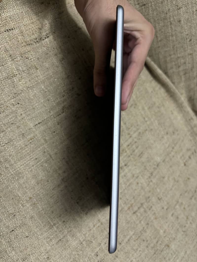 iPad 5th Generation 32GB 5