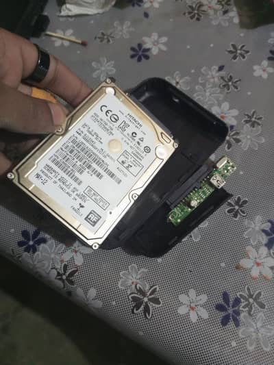 HITACHI Hard Drive 750 GB.