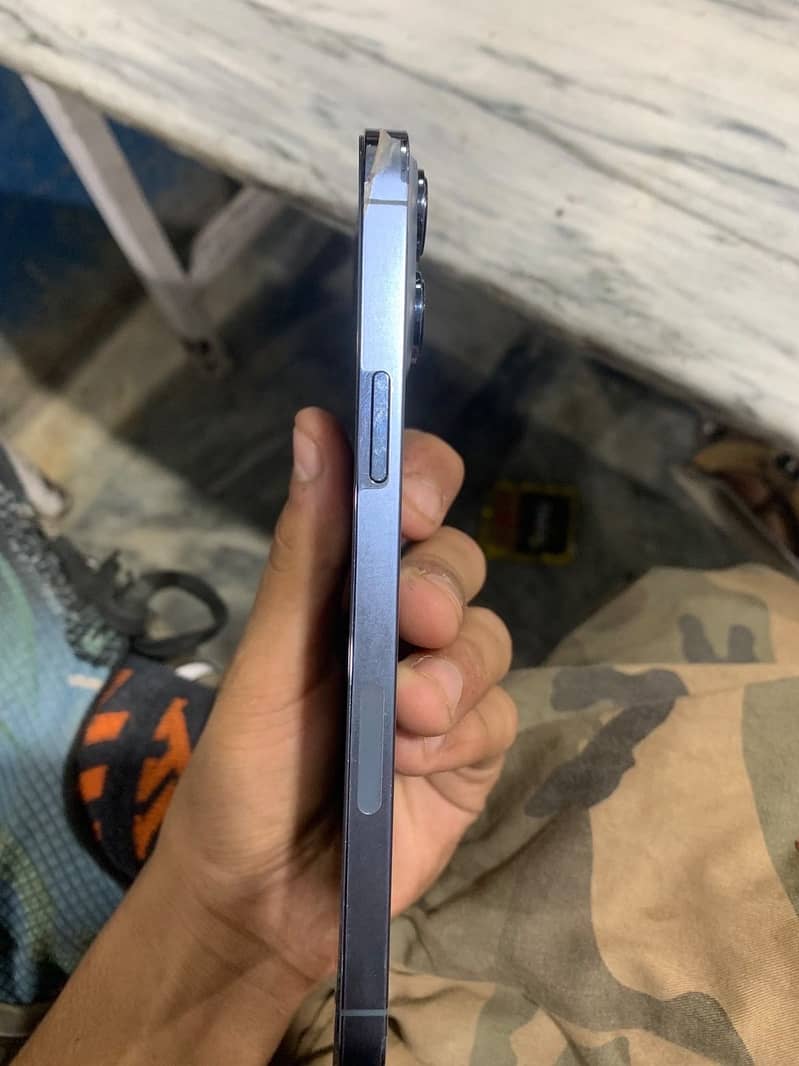 Apple iPhone 13 Pro Max 1